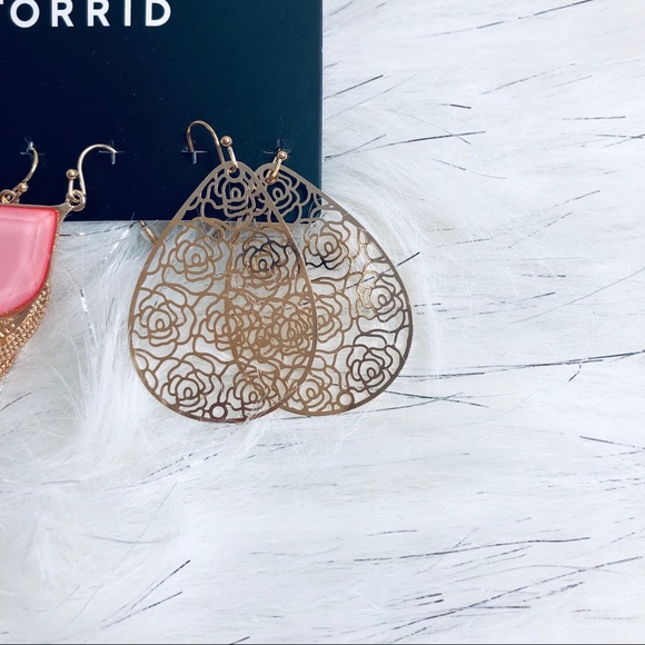 TORRID GOLD EARRINGS TRIO - Picture 4 of 4